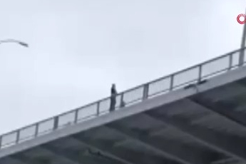Fenomen Kübra Karaaslan Osmangazi Köprüsü'nden atlayarak intihar etti!