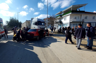 Isparta'da iki otomobil çarpıştı: 4 yaralı
