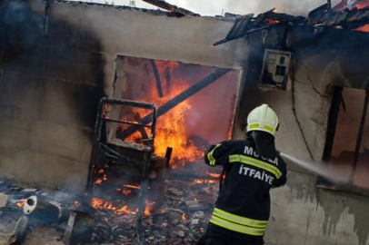 Muğla'da çıkan yangında tek katlı ev kullanılamaz hale geldi