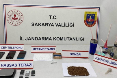 Sakarya'da jandarma uyuşturucuya geçit vermiyor: 3 tutuklama
