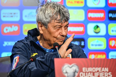 Türkiye - Romanya maçına saatler kala Lucescu'dan flaş karar!