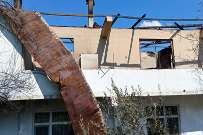 Bolu’da 2 katlı ev alevlere teslim oldu