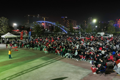 Bursa'da dev ekranda milli coşku