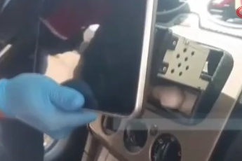 Bursa'da film gibi operasyon! Islak mendilden, aracın zulasına…