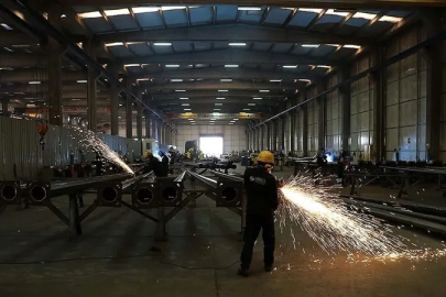 İmalat sanayii istihdamı 325 bin kişi azaldı