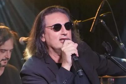 Şarkıcı Çelik, borcunu ödemeyen öğrencileri ifşa eden kantinciye öfke kustu