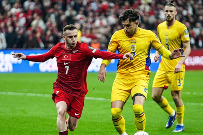 Türkiye'ye elenen Romanya'da Tanase çıldırdı, takım arkadaşının kafasına sandalye fırlattı