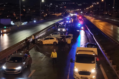 İstanbul'da zincirleme kaza: 8 araç birbirine girdi