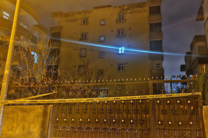 Kolonlardan ses geldi, 51 kişinin olduğu bina boşaltıldı