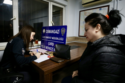 Bursa'da unutulan altın ve para dolu çanta sahibine teslim edildi!