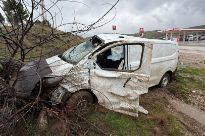 Adıyaman'da midibüs şarampole girdi: 1 yaralı
