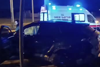 Batman’da iki otomobil kafa kafaya çarpıştı: 1 yaralı