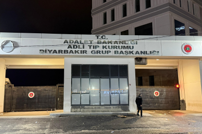 Diyarbakır'da eşi ile uygunsuz şekilde yakaladığı adama kurşun yağdırdı: 1 ölü, 1 yaralı