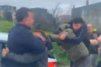 İstanbul Silivri'de direksiyon sınavını geçemeyen sürücü, babası ile birlikte eğitmene saldırdı