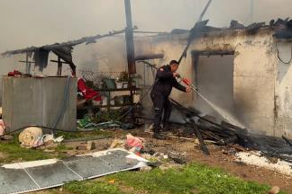 Muğla’da evde çıkan yangında aile alevlerin arasından kurtuldu