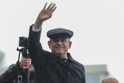 Özgür Özel: Ne Ömer’i ne Ekrem’i veririz