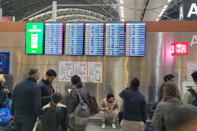 Sabiha Gökçen'de hava muhalefeti engeli: 127 sefer iptal edildi, yolcular terminalde kaldı