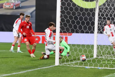 Ümit Milli Futbol Takımı hedefe odaklandı: Semih Kılıçsoy'un ardından Hamza Akman hamlesi!