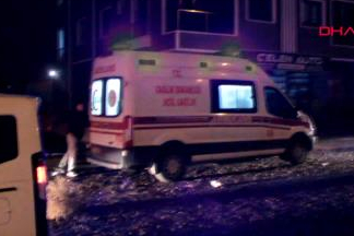 Aksaray'da oğul annesinin sevgilisini bıçakladı, anne ise polis memurunu tokatladı