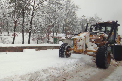 Bursa'da kırsal bölgelerde karla mücadele sürüyor