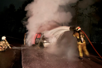 Bursa'da otomobil cayır cayır yandı!