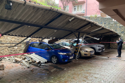 Bursa'da yağışla istinat duvarı çöktü! Lüks otomobiller zarar gördü