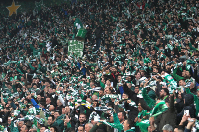 Bursaspor’da kombine alımı başladı! Taraftarlar yükleniyor…