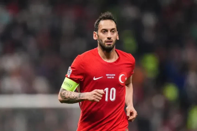 Hakan Çalhanoğlu'na Kosova maçı öncesinde İbrahim Hacıosmanoğlu'nun sözleri soruldu!