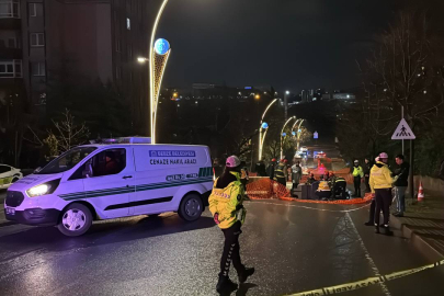 Kocaeli'de beton bariyere çarpan motosikletin sürücüsü hayatını kaybetti