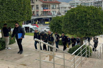 Muğla Marmaris’te kart dolandırıcıları tutuklandı