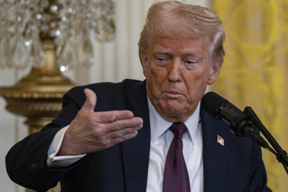 Trump, İran'ın kendilerine verdiği 'hediyeyi' açıkladı: Hem müzakere ediyoruz hem de havaya uçuruyoruz