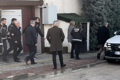 Bursa Büyükşehir Belediye Başkanı Mustafa Bozbey'in gözaltına alındığı anların görüntüleri ortaya çıktı!