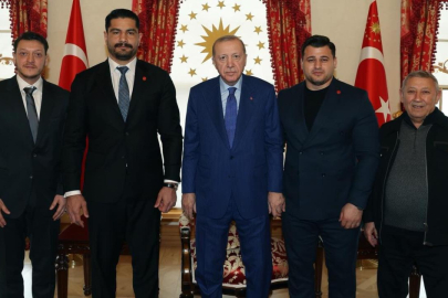 Cumhurbaşkanı Erdoğan, Türkiye Güreş Federasyonu Başkanı Akgül'ü kabul etti
