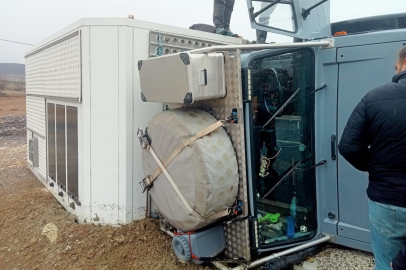 Isparta'da karavanla otomobilin karıştığı kazada 4 kişi yaralandı