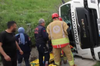 Manisa Kula'da kontrolden çıkan tır su kanalına uçtu: 1'i ağır 3 yaralı