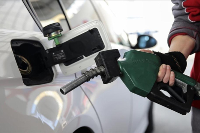 Akaryakıta zam geldi: Tabela değişti! İşte 1 Nisan 2026 benzin, motorin fiyatı....