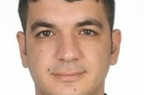 İzmir'de bariyerlere çarpıp devrilen motosiklet 140 metre sürüklendi, sürücü öldü