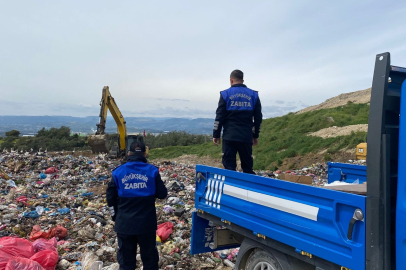 Mersin'de sağlıksız şekilde taşınan çiğ köfte kolilerine el konuldu