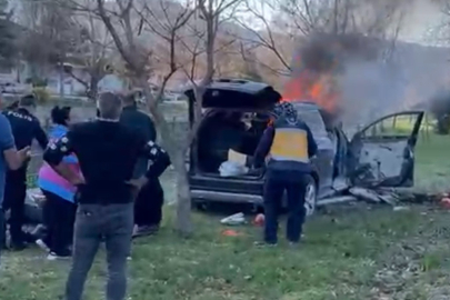 Tokat'ta ağaca çarpan cip yandı: 1 ölü, 2 yaralı