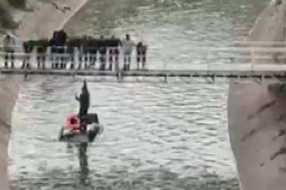 Adana’da otomobil sulamana kanalına düştü