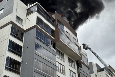 Bursa'da 8 katlı sitede can pazarı! Yangında mahsur kaldı...