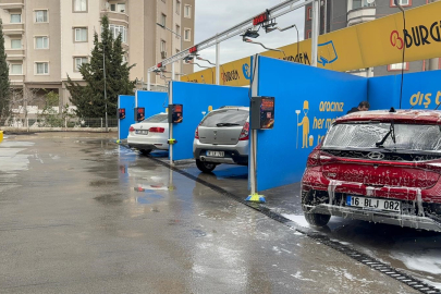 Bursa'ya çamur yağdı! Vatandaşlar oto yıkamacılara koştu