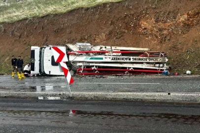 Elazığ’da beton pompası yan yattı: 1 yaralı