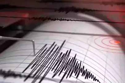 Endonezya açıklarında 7.4 büyüklüğünde deprem