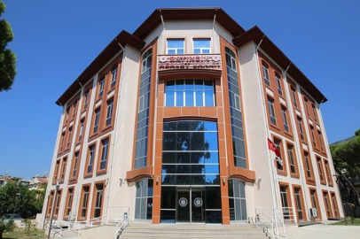 İzmir Bayındır'da otomobil ve motosiklet hırsızı yakayı ele verdi