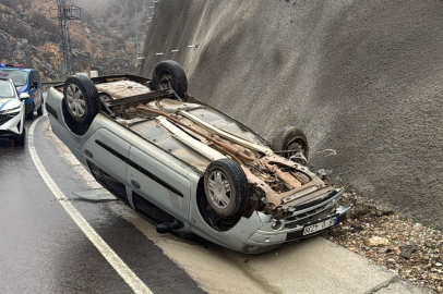 Malatya’da kontrolden çıkan araç devrildi: 5 yaralı