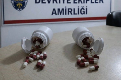 Manisa'da şüphe üzerine durduruldular, üzerlerinden uyuşturucu hap çıktı