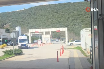 Bursa'da çatıdan düşen usta ağır yaralandı