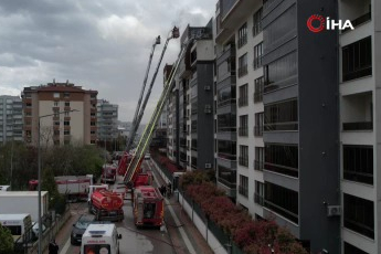 Bursa'da alevlerin arasında nefes kesen kurtuluş! Zamanla yarış anbean görüntülendi