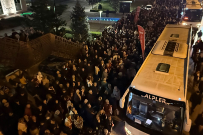 Bozbey için düzenlenen mitingin adından insan trafiği caddeye taştı